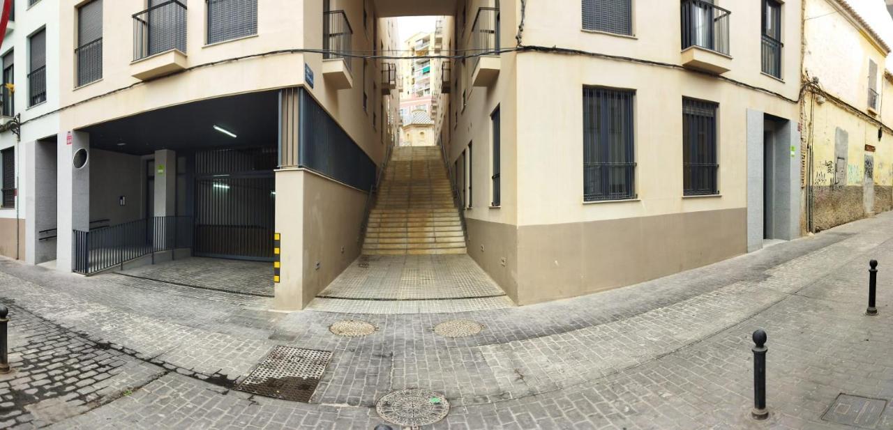 Апартаменты Malaga Old Town Pool & Parking Экстерьер фото