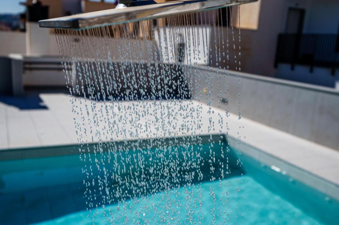 Апартаменты Malaga Old Town Pool & Parking Экстерьер фото